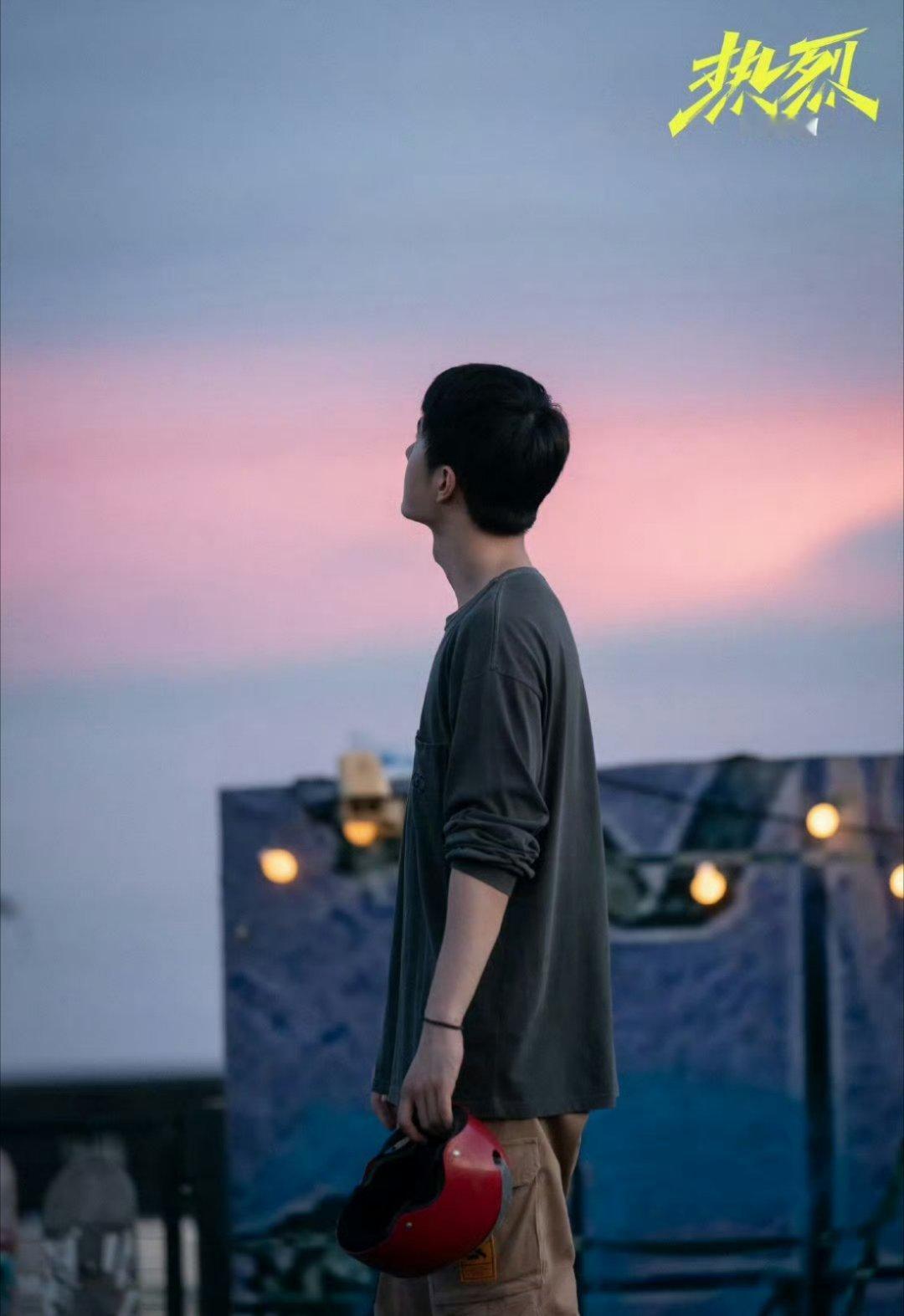 终于吃上王一博小卡的细糠了，热烈里的街舞啵太绝了每个造型都让人疯狂，这一把细糠也