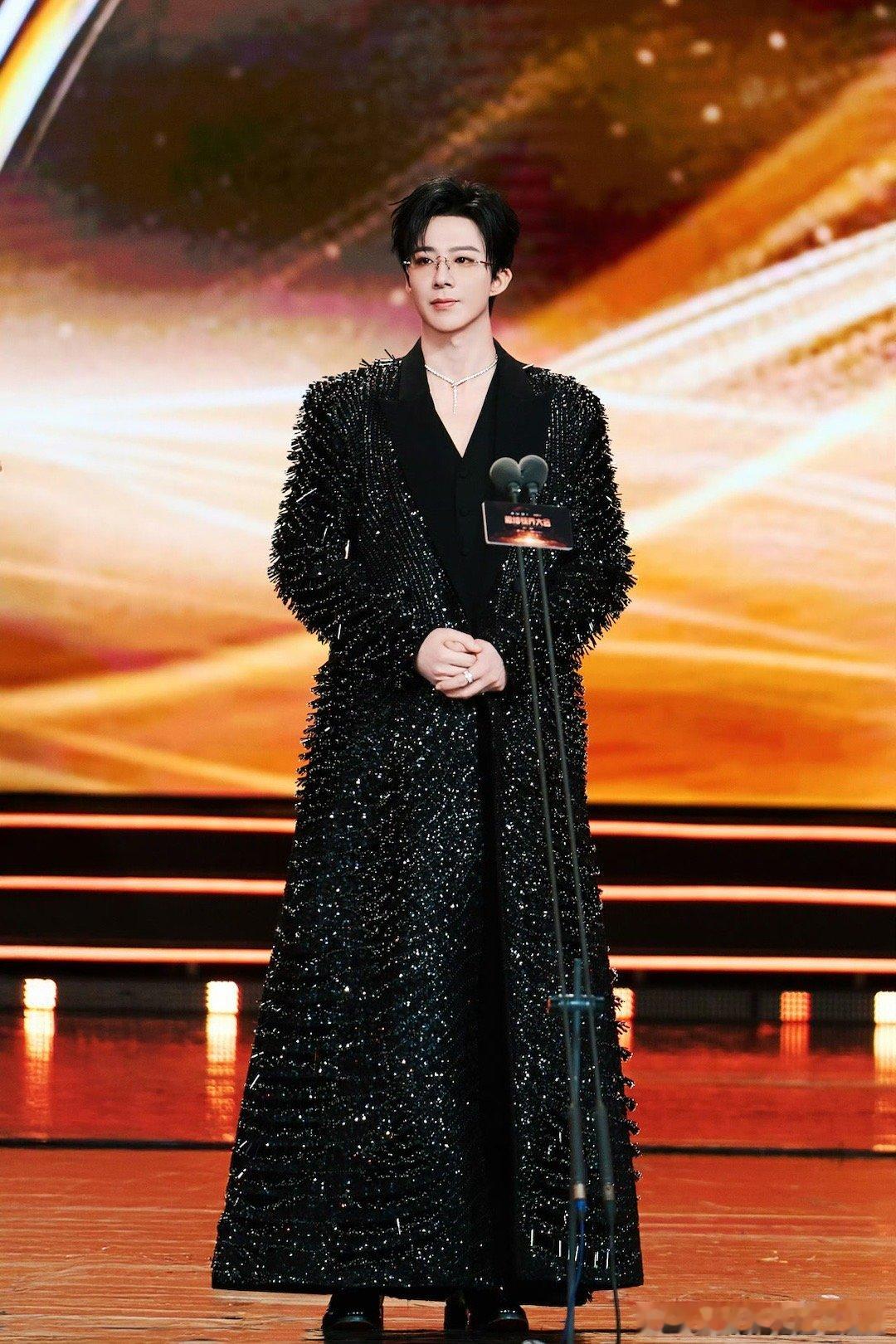 刘宇宁正式官宣酷狗音乐代言人 恭喜刘宇宁成为酷狗音乐首位品牌代言人！三平台破万大