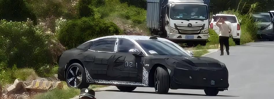 小米汽车2026年要下4款“饺子”？ 新款SU7、行政版、两款增程SUV齐发[吃