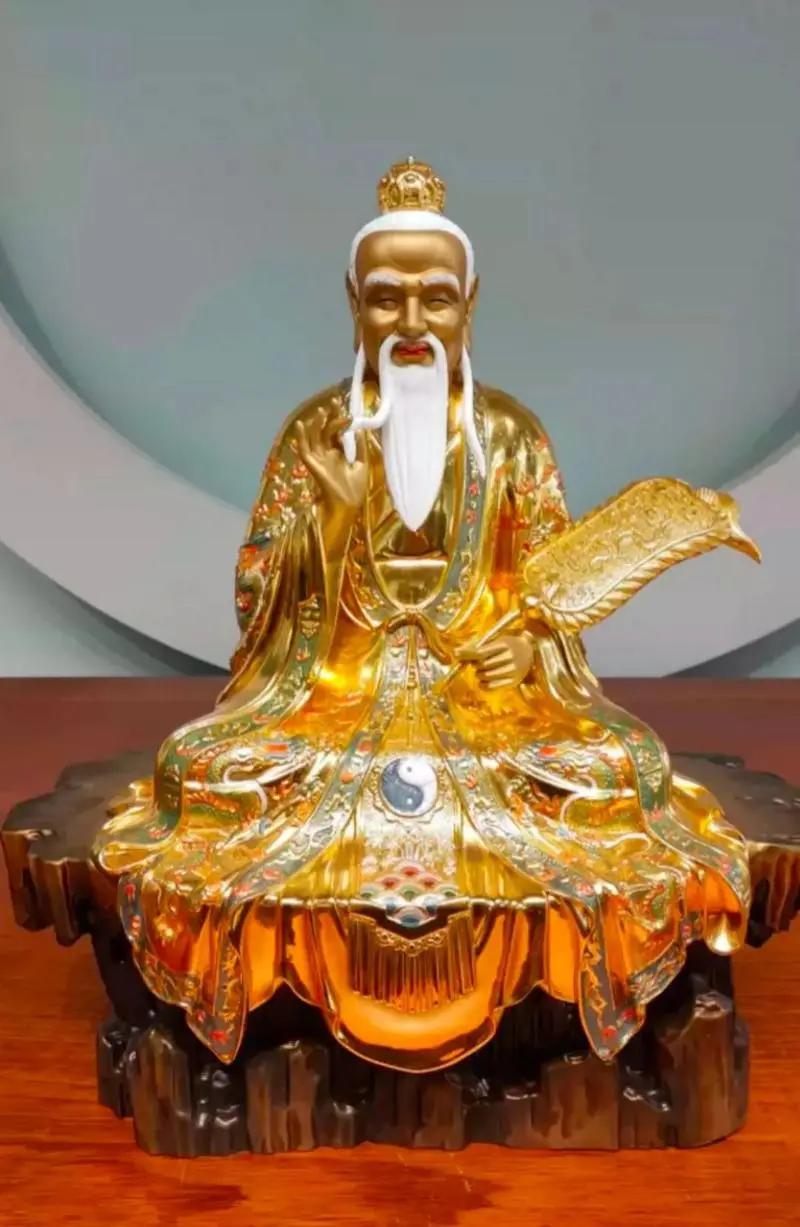 ‌农历九月十八是显应祖师的诞辰日。‌
今天是公元2024年10月20日，甲辰年农