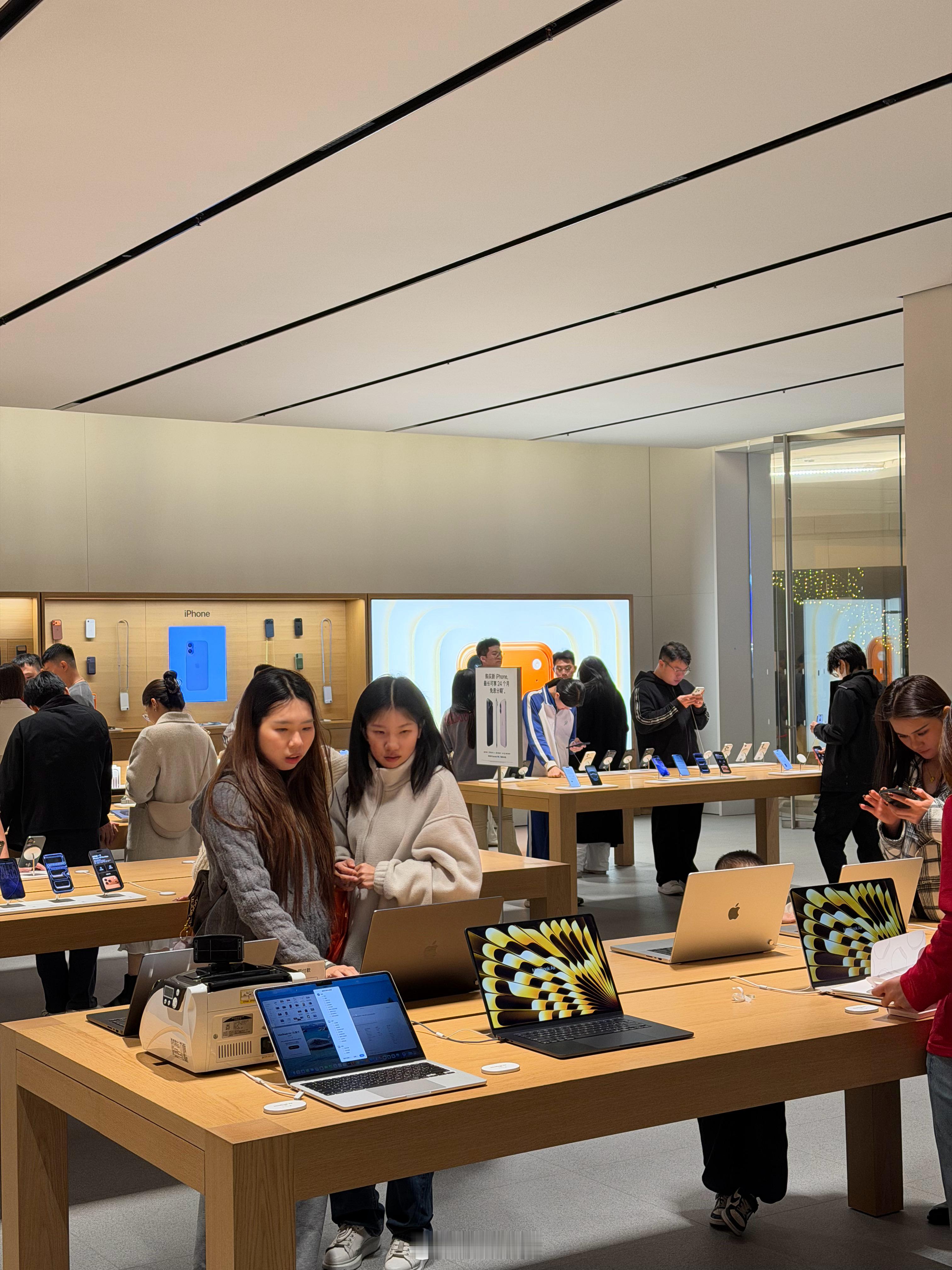 溜达完Apple罗湖万象城准备回家结束圣诞节🎄 深圳·Apple 深圳万象城