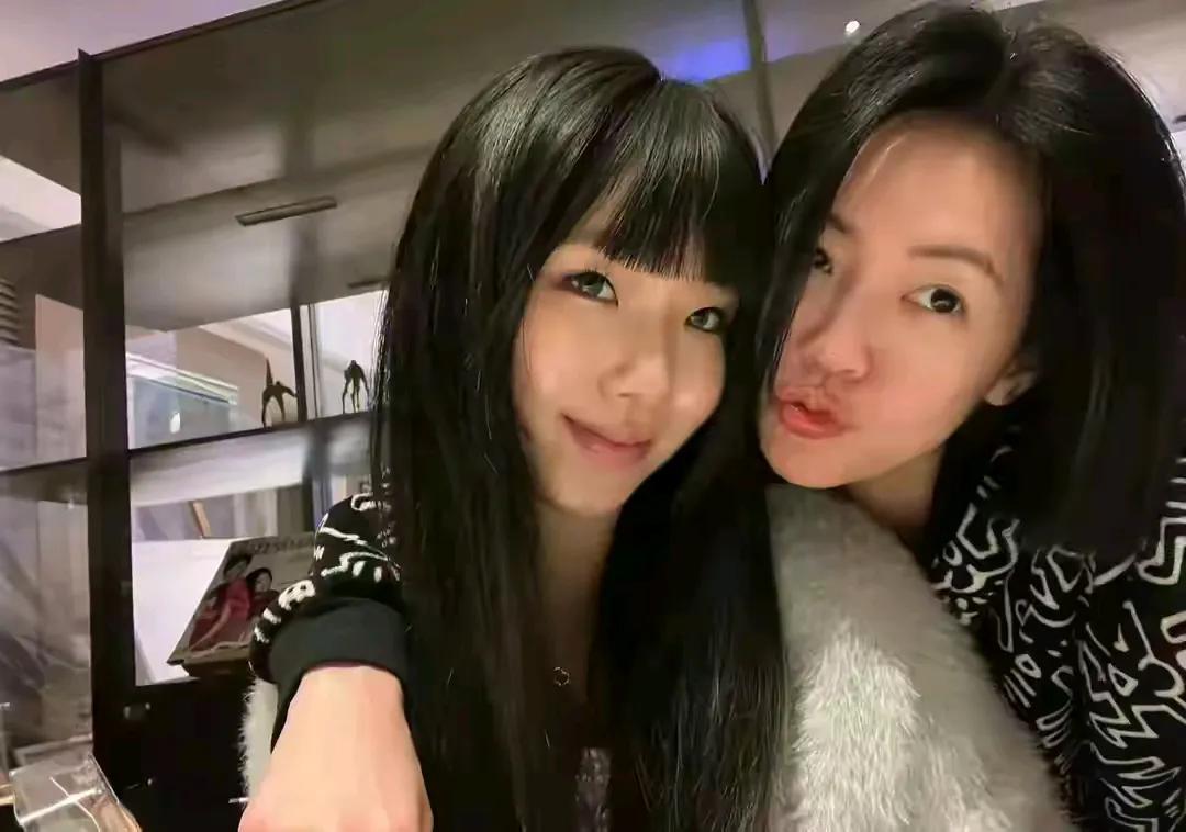 小S大女儿真美，论许雅钧帅的基因重要性，帅哥还是要多生女儿，美丽可以代代相传[呲