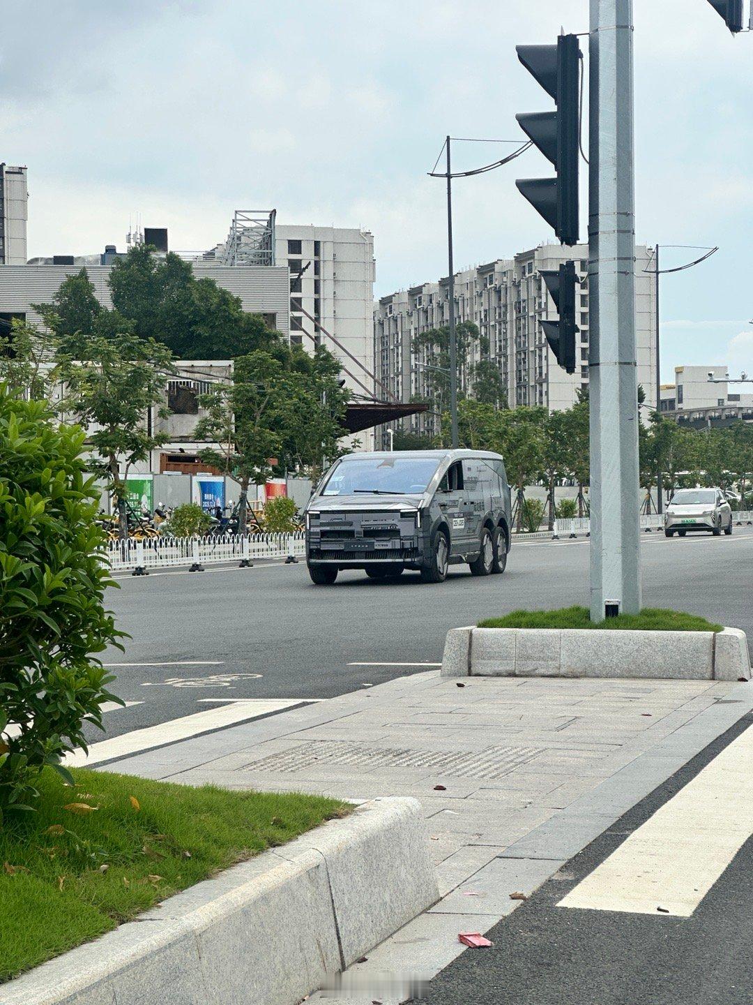 航母从身边经过 ​​​