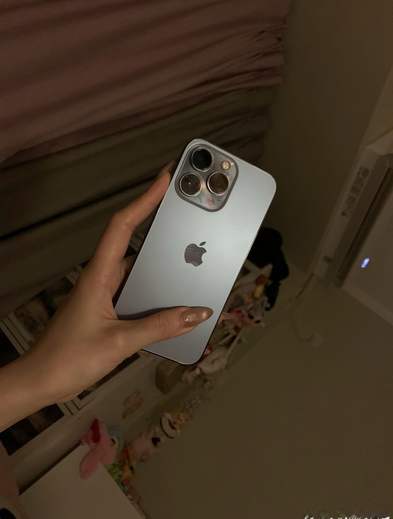 虽然今天才发 但是老13在21已阵亡。。屏幕疯狂发射激光中 差点瞎了
真的坏的太