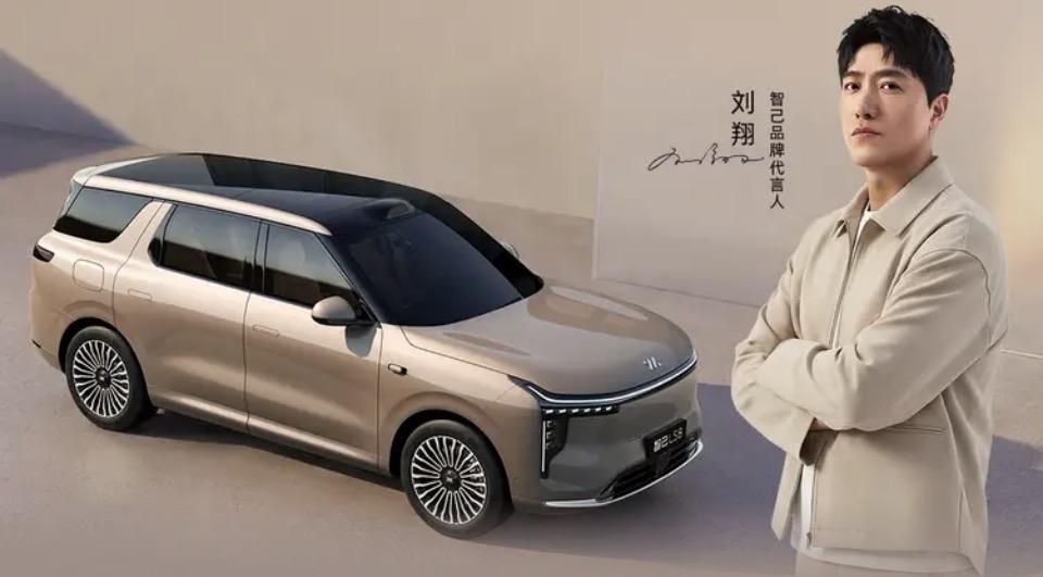 如果说驾驶LS8是一种乐趣，那么乘坐其中则是一场彻底的放松。作为一名经常带全家出