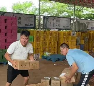 早上临出门，大壮的老婆给了他15元零用钱，这钱可是老婆管理的，这样的家庭分工，男