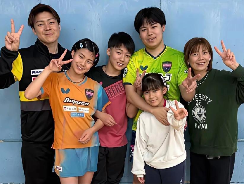 提醒国乒女队，千万不要忽视，松岛辉空家的两个女孩。
        第一张是，松