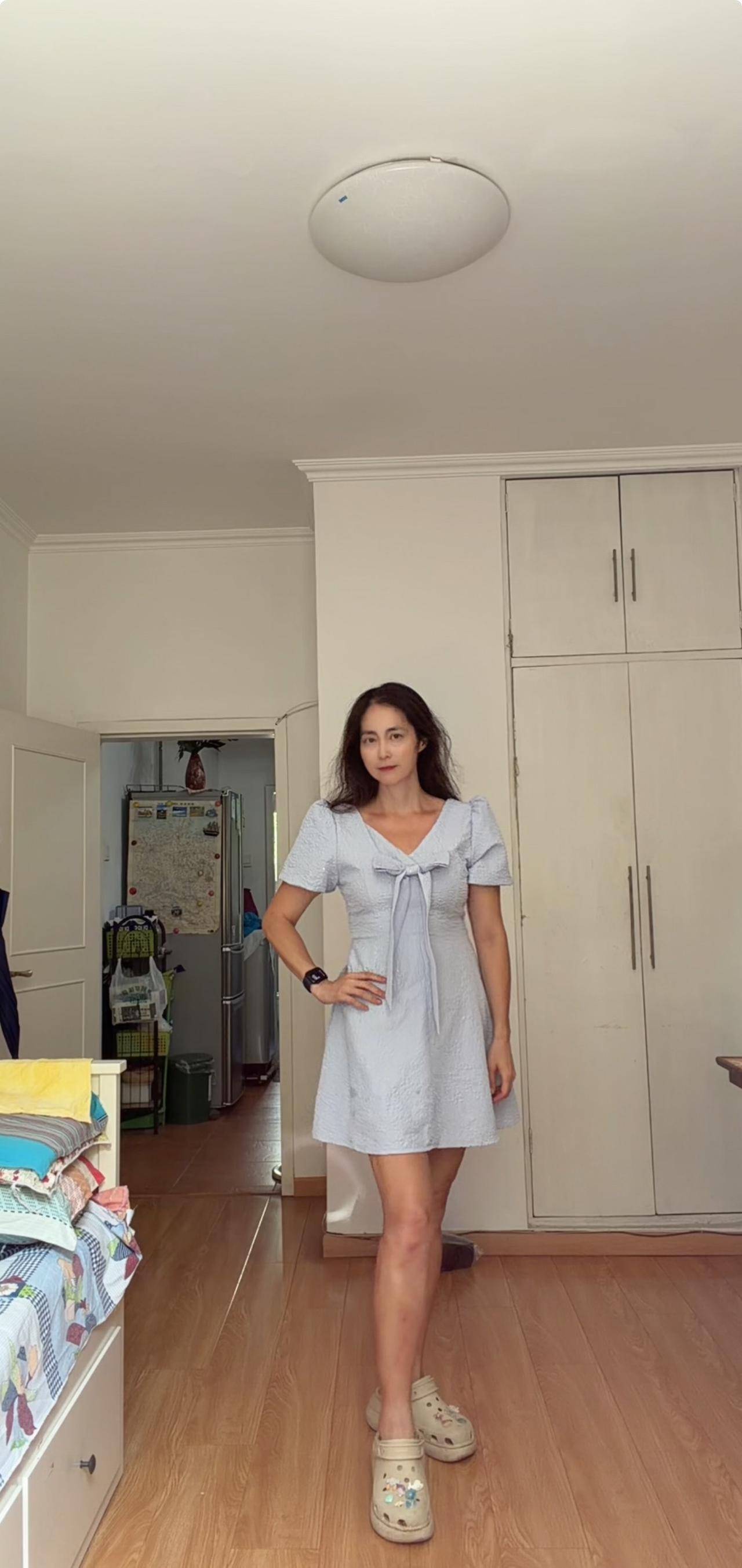闺女的裙子👗给我了