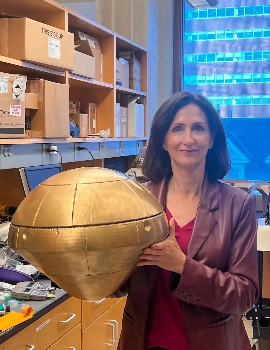 🌌回归科研之路！
✨【你是否也曾想过，远离故土的科研生涯是否值得？】
在遥远的