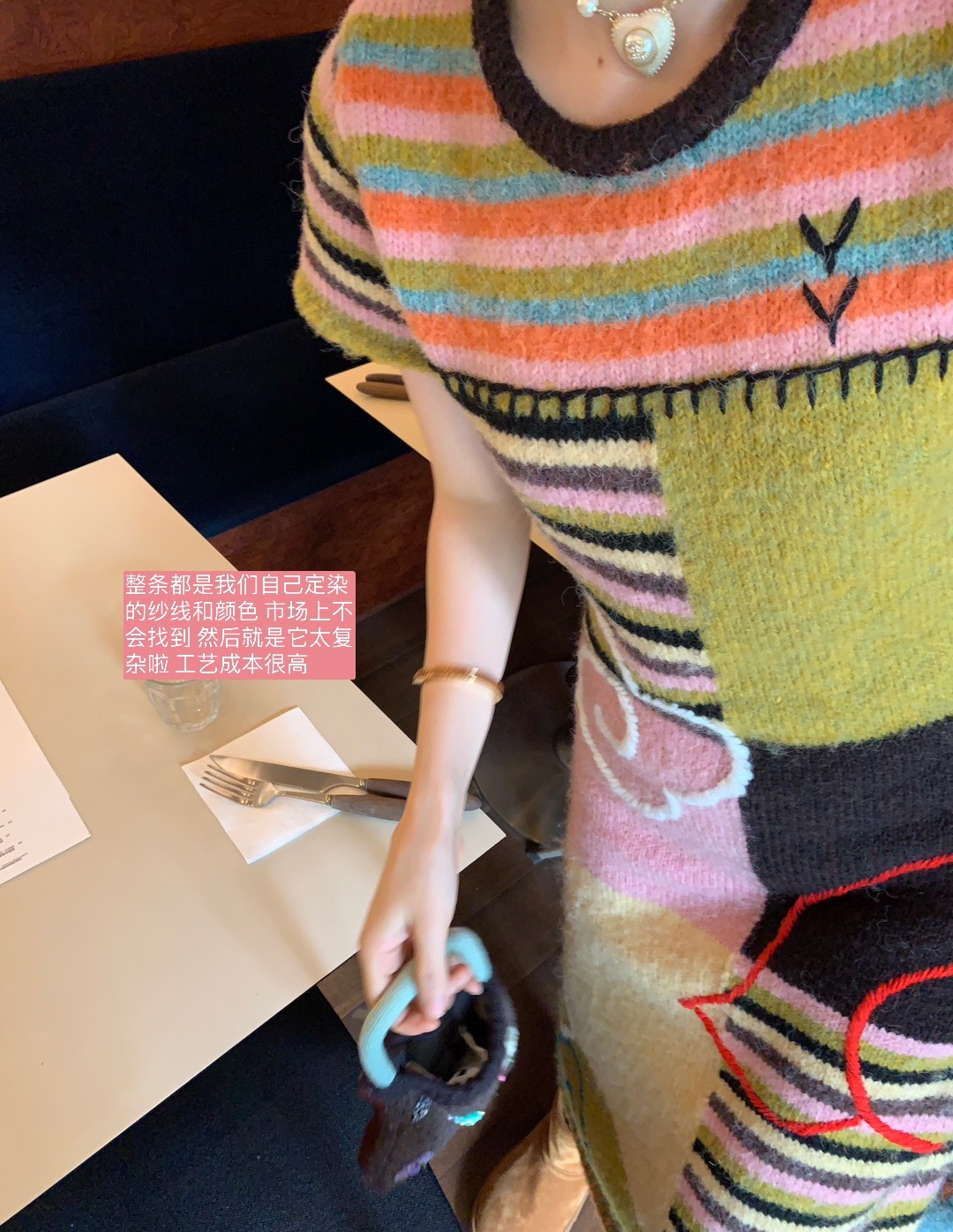 忙着补文案来晚了 现在要去做个中医按摩晚点回来继续写。  这条童趣连衣裙呼声很高