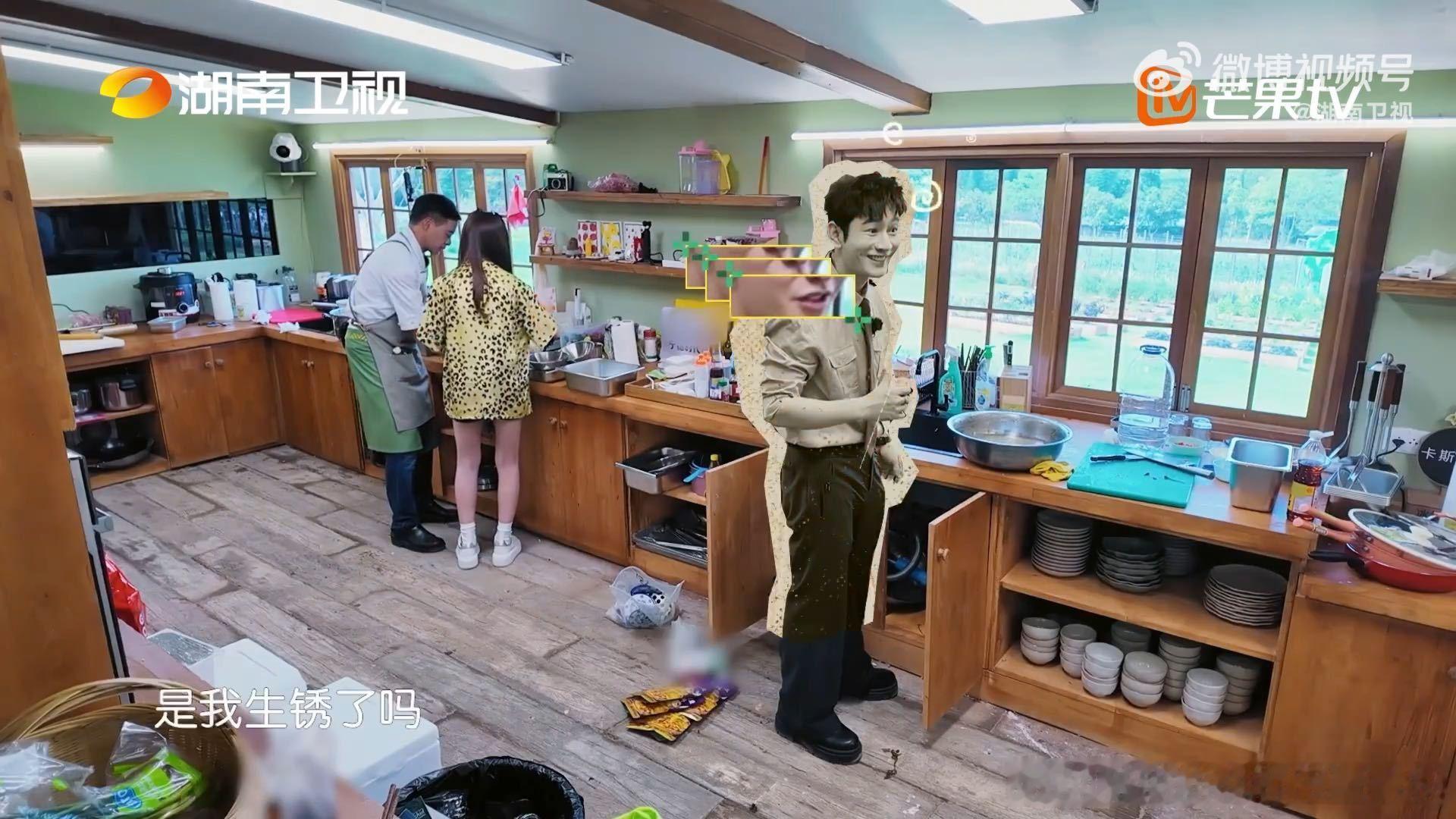 王俊凯快笑晕了黄晓明还在加码王俊凯笑成这样已经是痛苦了中餐厅 从美食口感的理性探