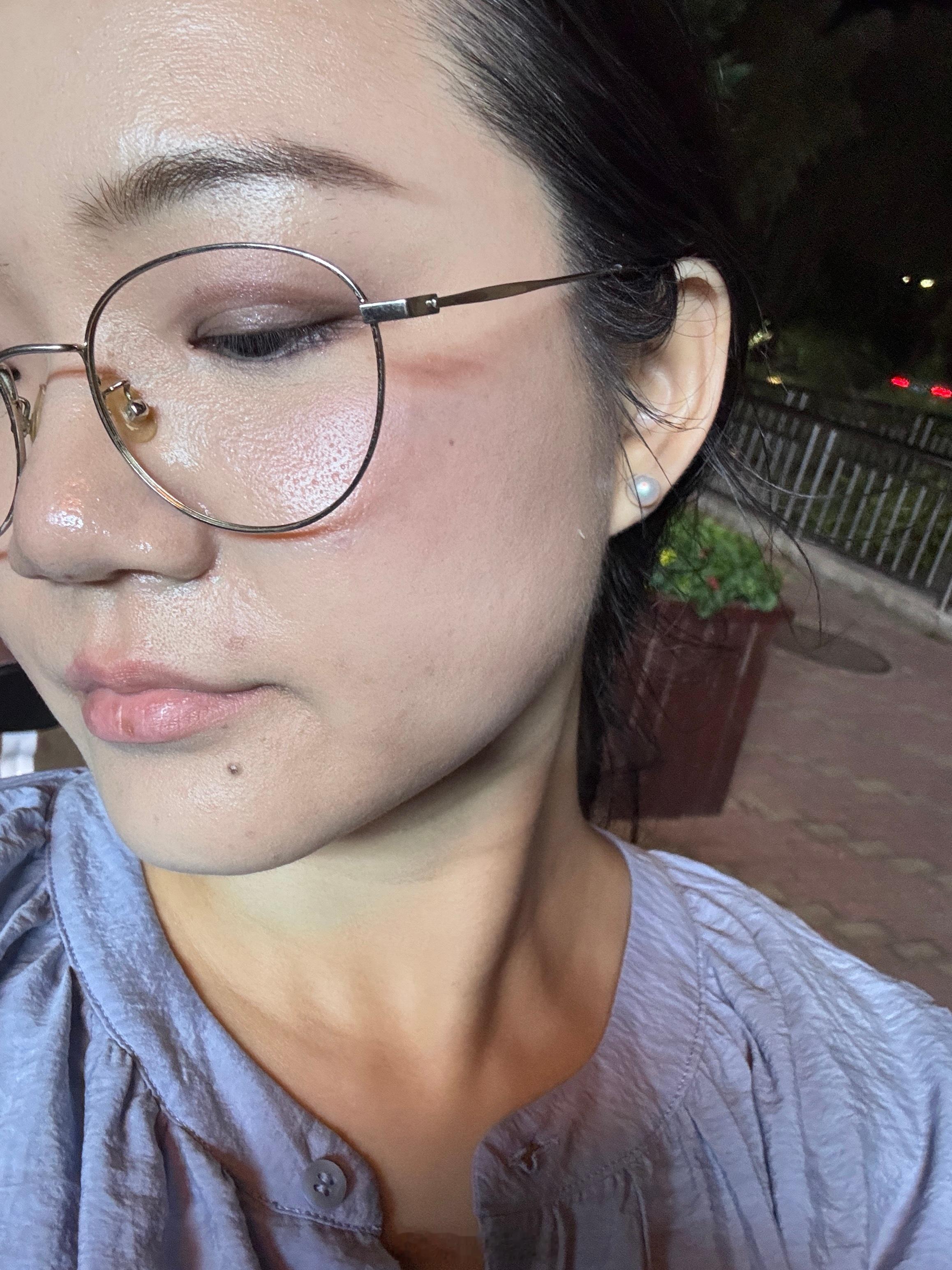 今天的超强底妆出油出汗吃烤肉但一点没脱是谁没买moira定妆喷雾！ 