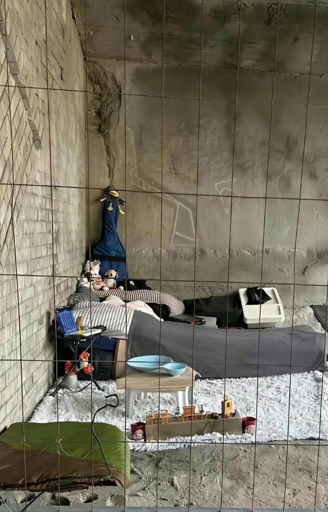 就算住桥洞也要收拾的干干净净，整整齐齐，这种人迟早还是会搬到别墅里住的！大家觉得