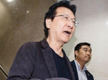赵少康曾在节目中跟民进党发言人吴峥说，民进党不敢去大陆，但是民进党为什么不邀请大
