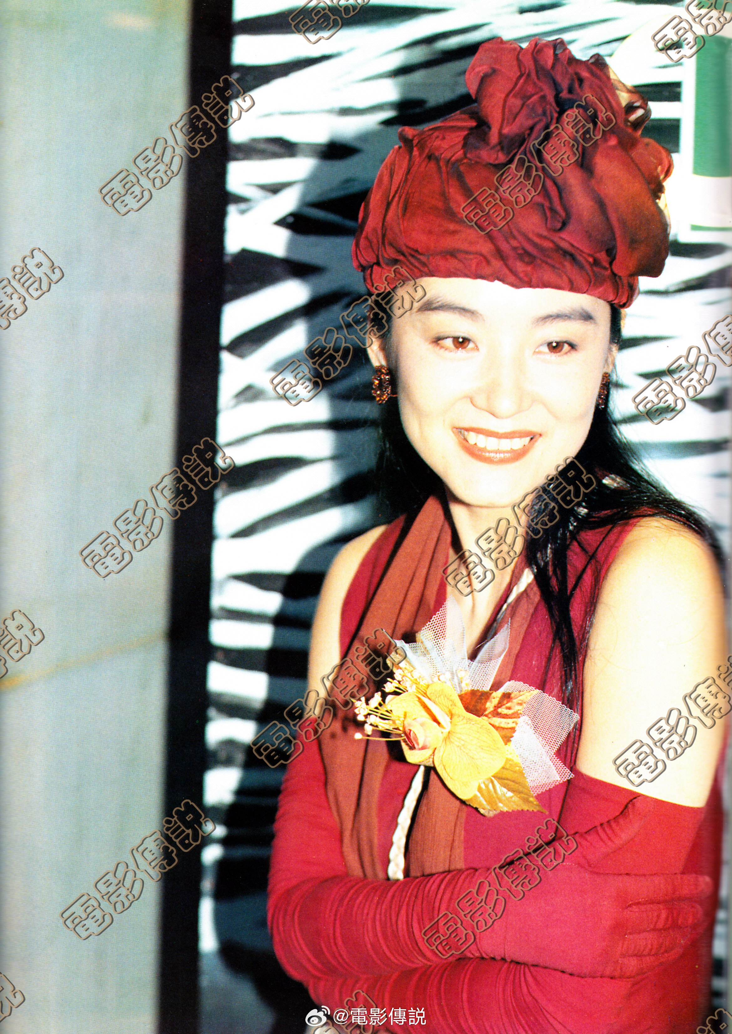電影傳說扫描 1993年8月21日，林青霞 参加电影《白发魔女传》的HK首映礼。