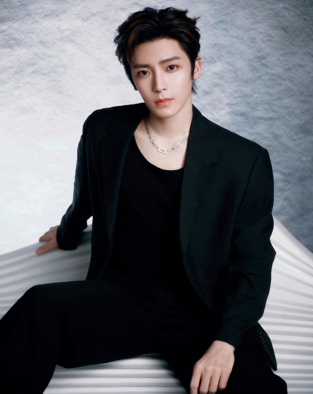 1. 影视剧《大帝姬》网传男主角正在接触侯明昊，项目后续选角仍以官方官宣为准。2