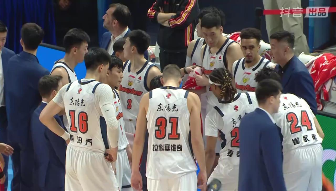 今晚（5🈷️9日）CBA季后赛广东东阳光主场迎战北京北汽，此前G1比赛中，广东
