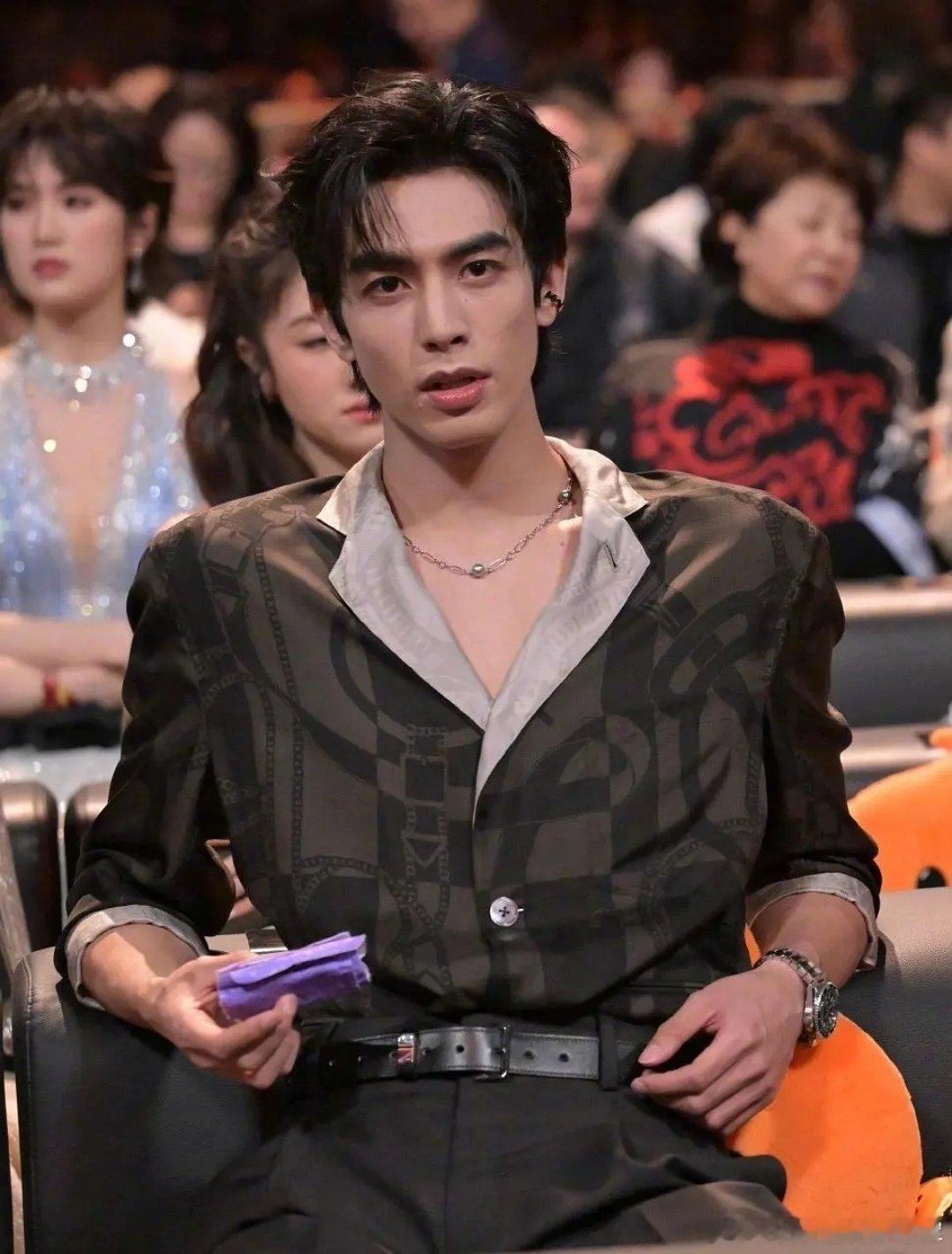 宋威龙和张凌赫真的有种让我以为是同一个人的感觉 