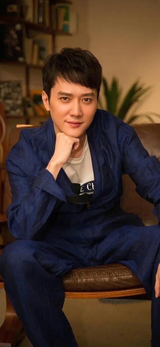 1. 《年会不能停2》上映三天票房仅有九千万，没能达到投资方的心理预期。不少网友