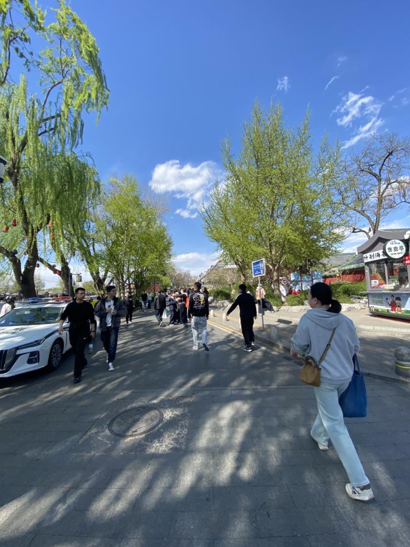 这么好的天气，不出门都对不起自己这么高的颜值[笑哭]
我的今日状态：😁轻松愉快