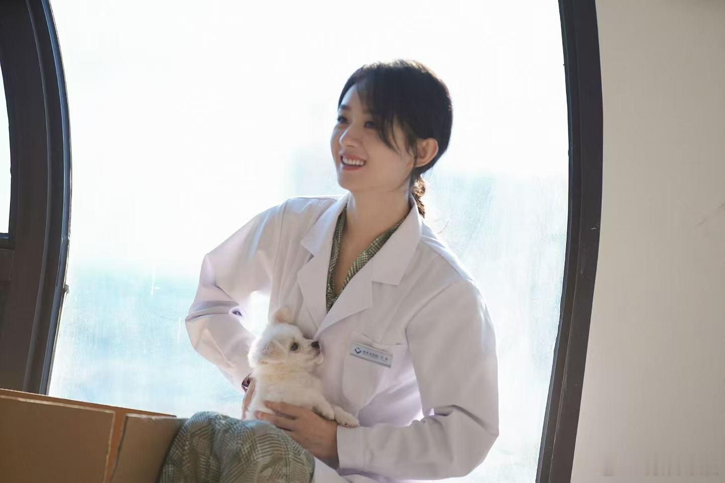 赵丽颖沈雨抱狗照赵丽颖沈雨和小汪赵丽颖沈雨和小汪，可爱， 