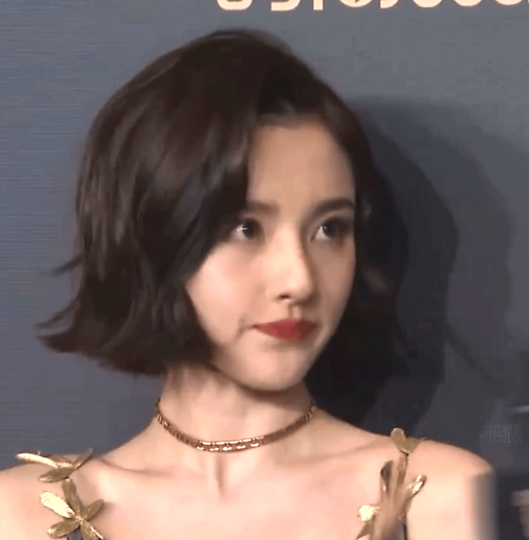 祖鹅这个港味儿太对劲了宋祖儿剪短发