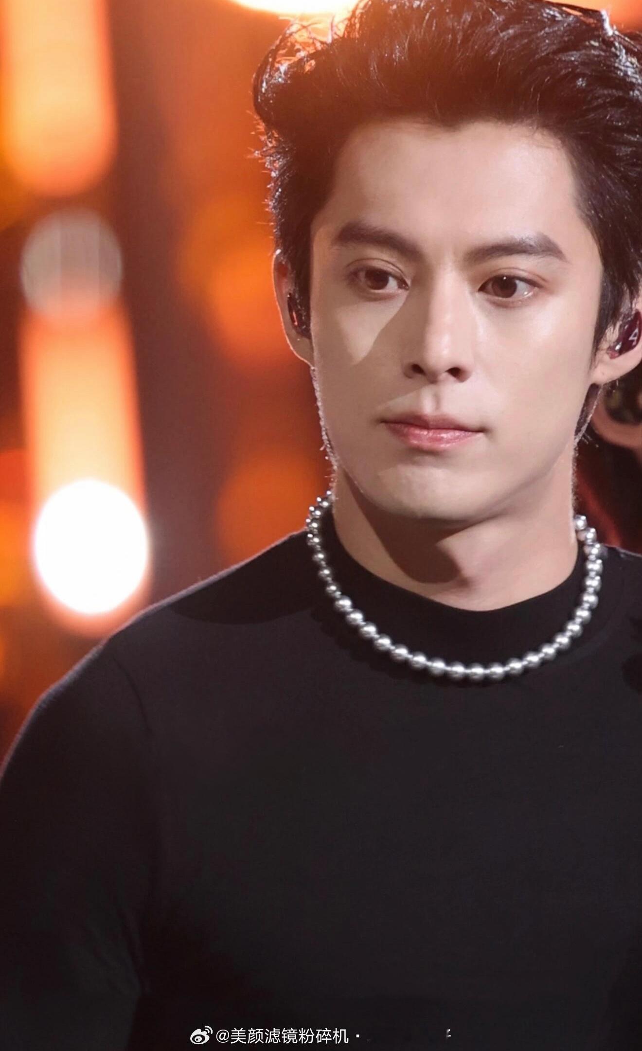 王鹤棣跨年舞台生图 