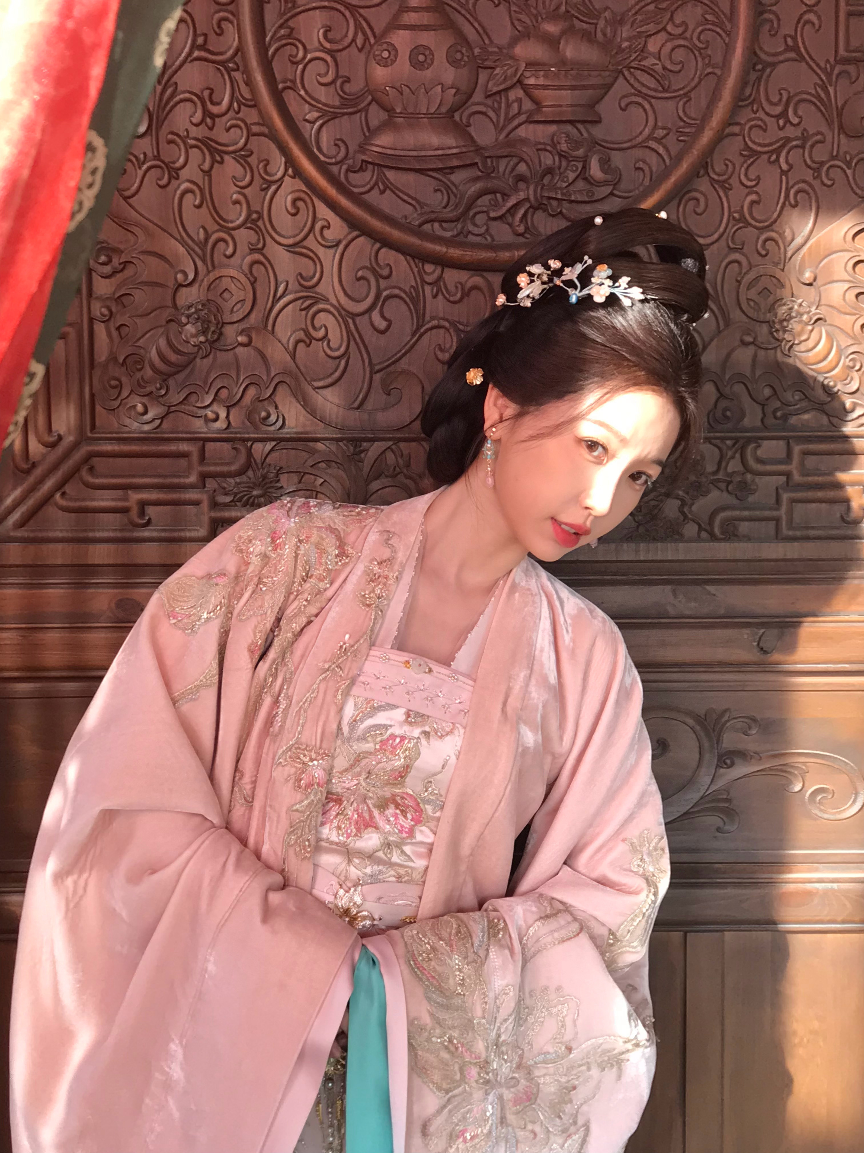 虞书欣这个美呀~大家欣年快乐，来🥝预约我们一番大女主重生复仇宅斗爽剧《云初令》