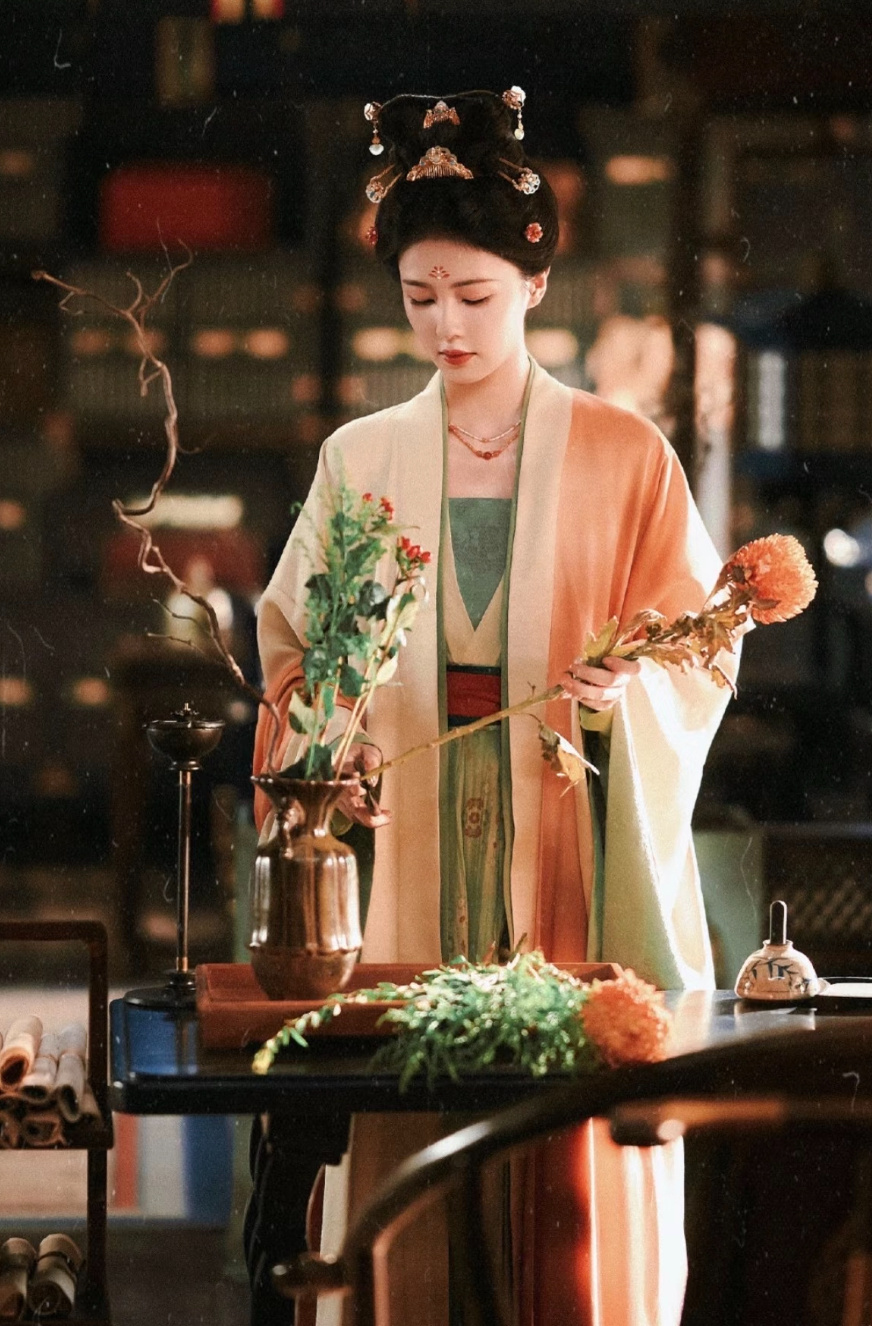 白鹿莫离预约人数破300万 不多说了！已经迫不及待看这个小叶璃啦莫离