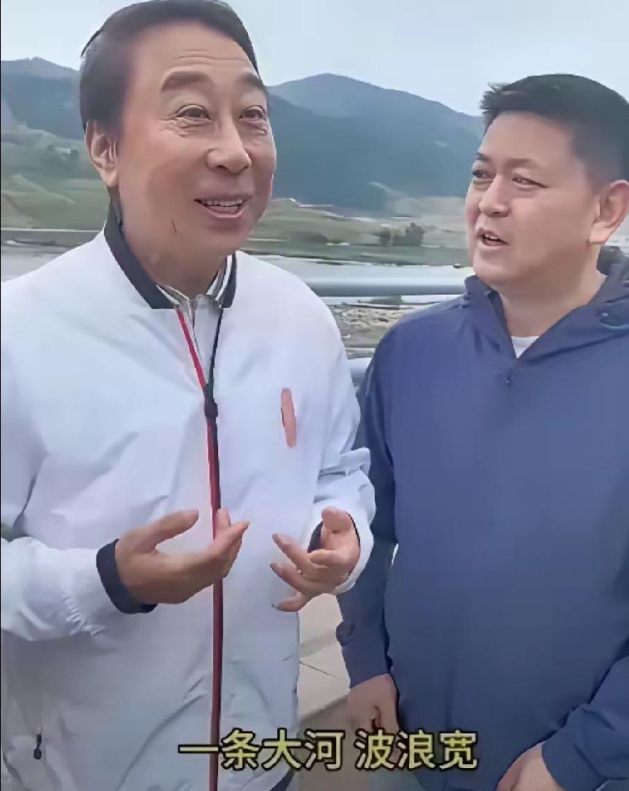 可爱的冯巩把品牌用创可贴贴住了，哈哈哈，一生严谨认真的冯老师！​​​​
大总统的