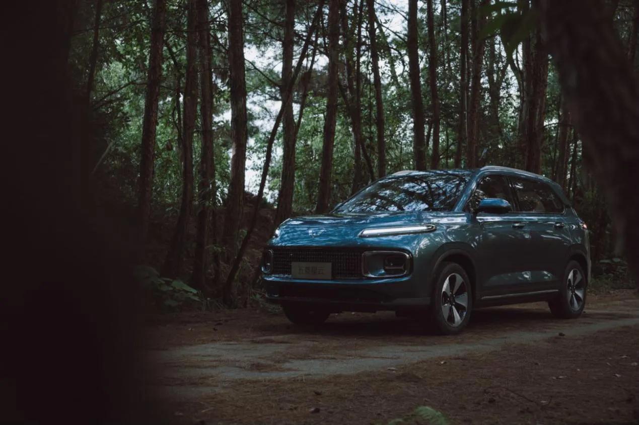 最美“五菱SUV”！星云外观细节曝光，颜值同级没对手？
 
“人民需要什么，五菱