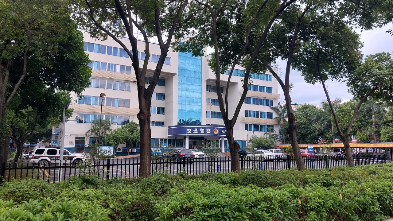 清城区交通警察大楼[赞][赞][赞]