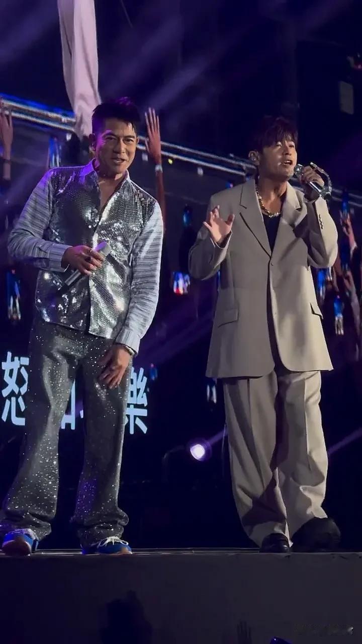 万万没想到，60岁的郭富城，重新定义了什么叫“老头乐”！

先是小娇妻方媛，喜怀