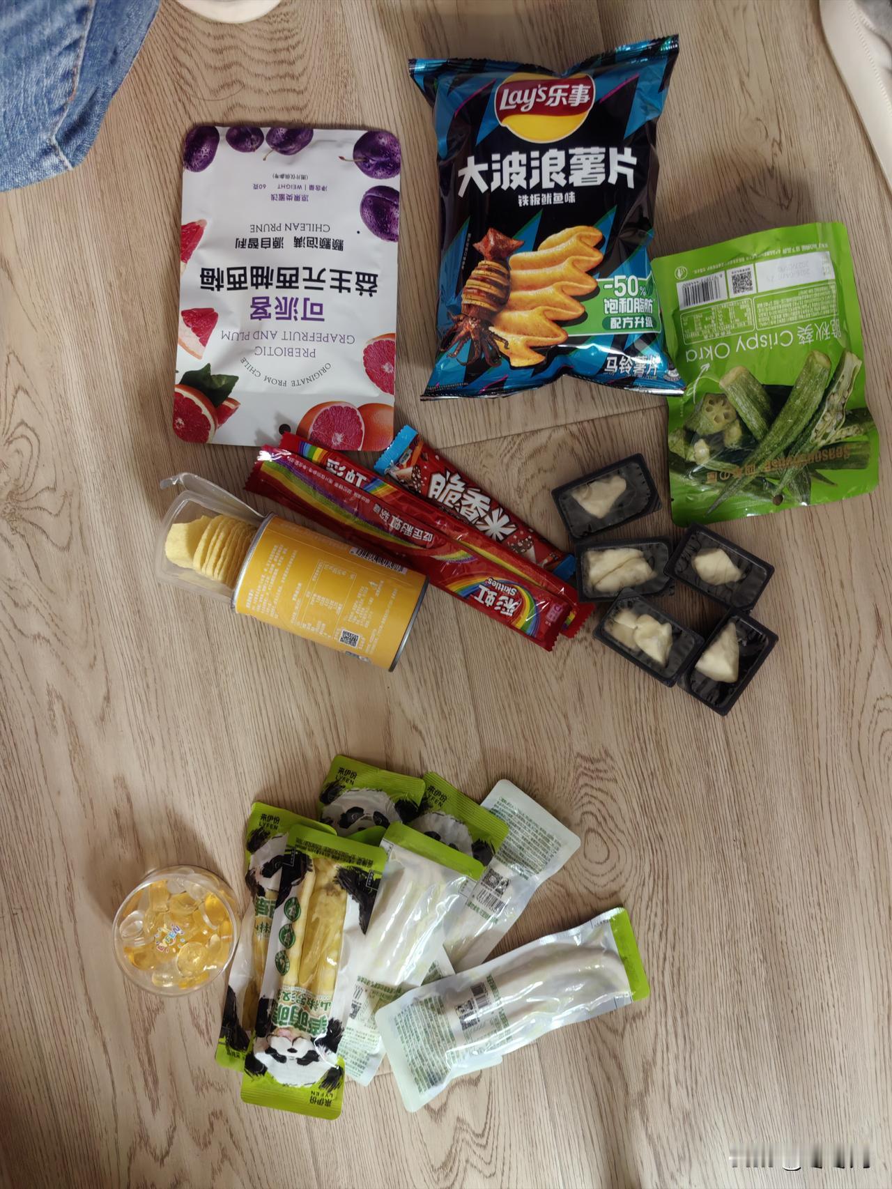 现在这零食都贵成这般模样了
    今天闺女原本打算回沟里，后来听说明天要下大雨