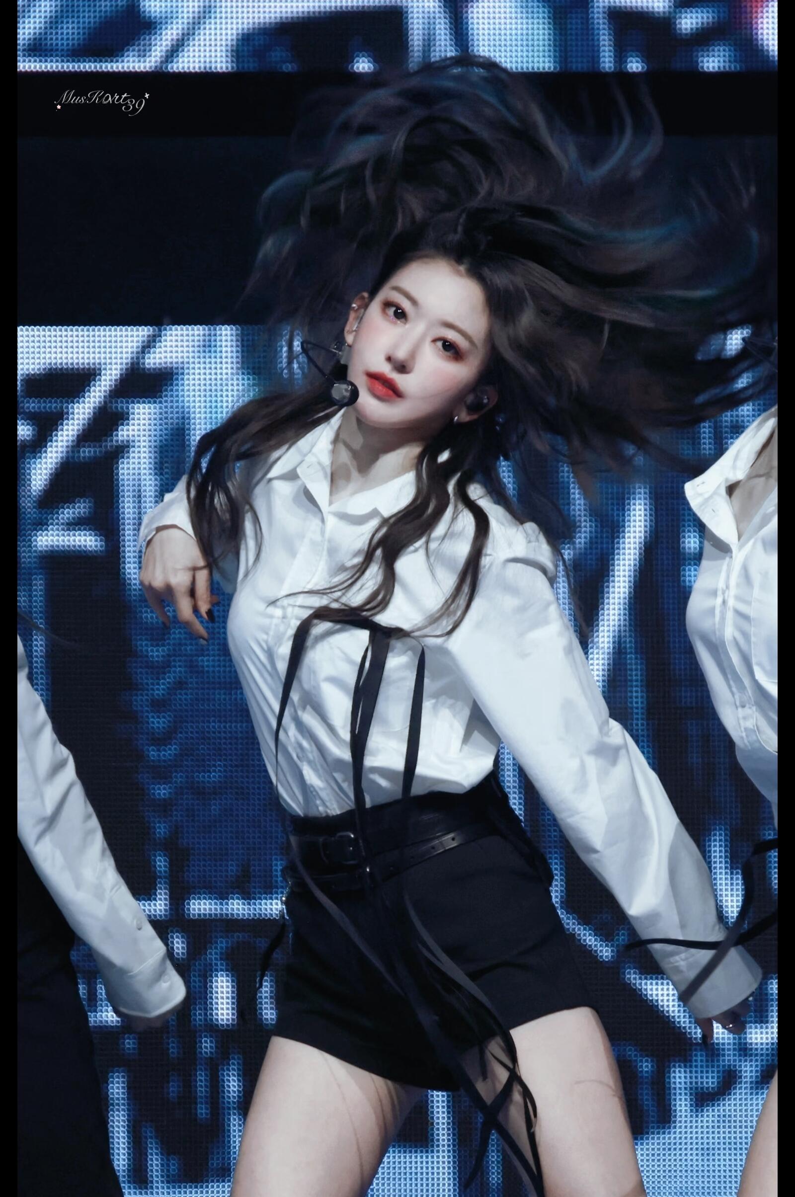 lesserafim创新高 【宫脇咲良】伟大的龙颜 ​​​