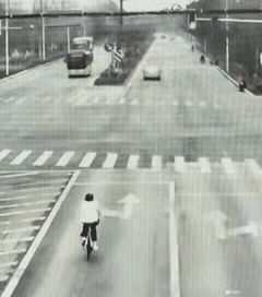 还好人没事，你说你骑个自行车，你走到了非机动车道上，明明前面有一辆车你也敢拐，里
