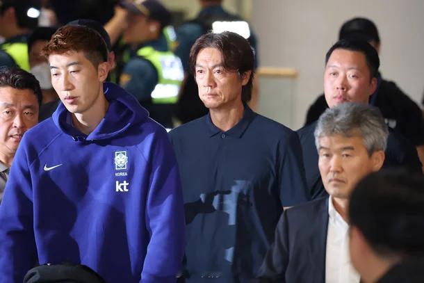 大v观赛团世界杯 老李今天夸了韩国全体球员，就是没提洪大帅，韩国警方目前收到8起