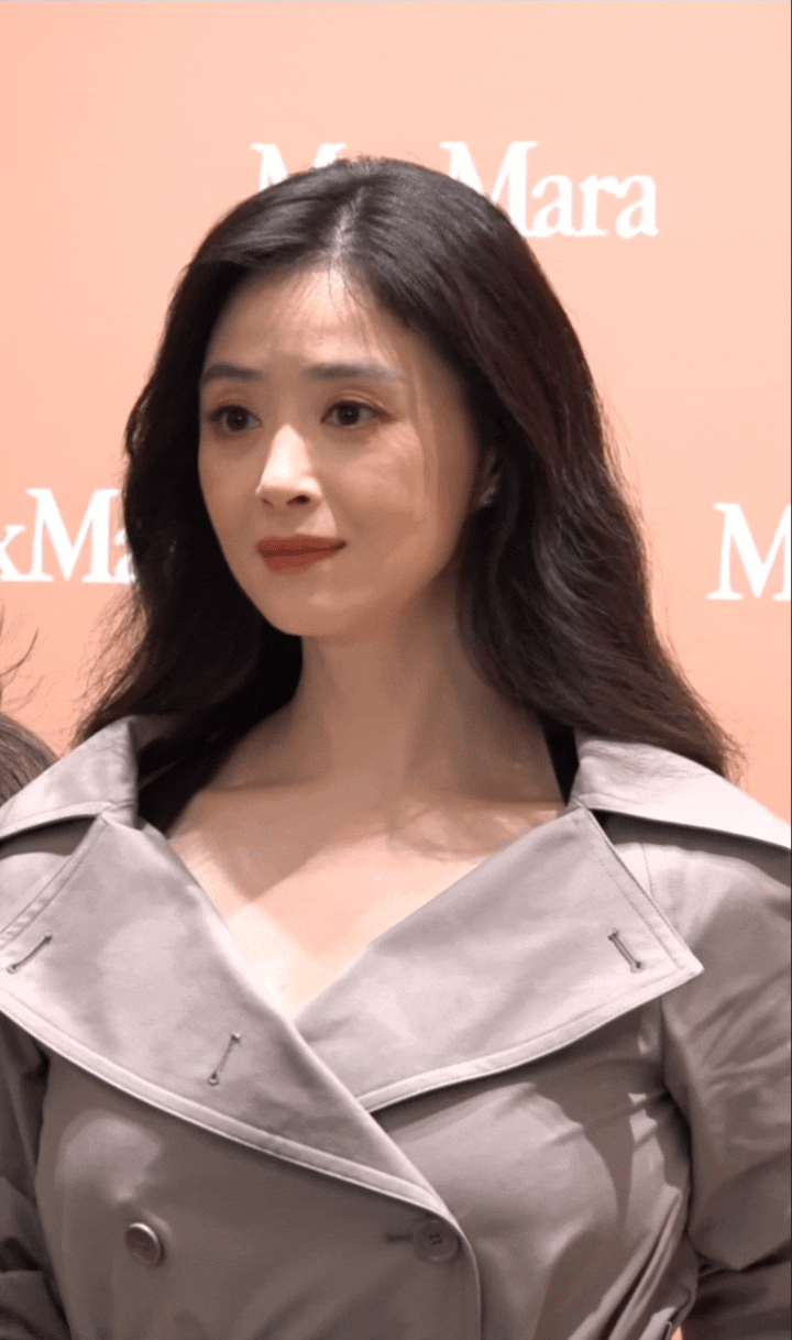 蒋欣这种大体格的美女有一种气血充盈美！