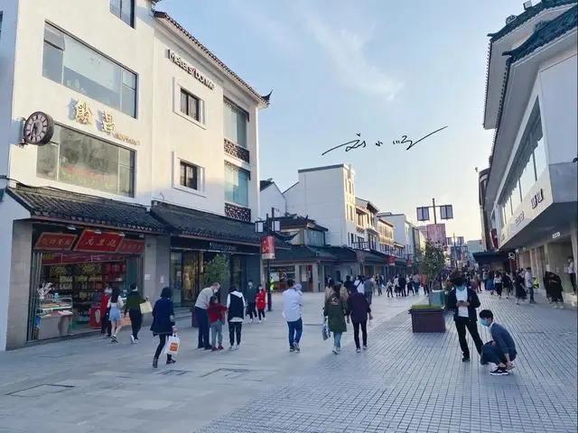 实拍苏州市区，作为人口超千万、GDP超2万亿的大城市，竟没有高楼？

这里是刘小