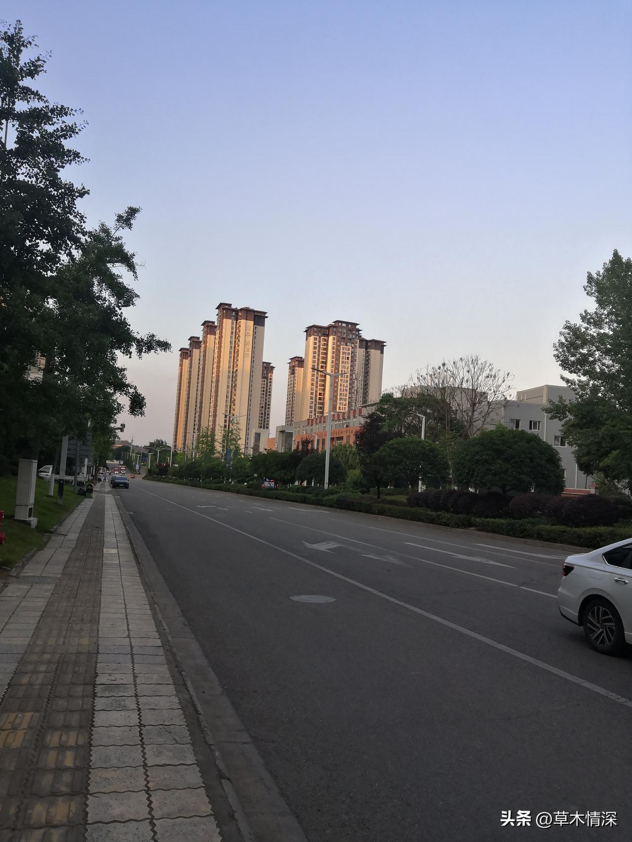 虽然没专程去资阳旅游过，但我也算和它有不少缘分。常走321国道去资中走亲戚，就多