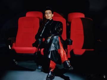 吴磊有种平静的疯感 吴磊在新短片里魅力尽显，空荡影院中，他如孤独的艺术家。聚光灯