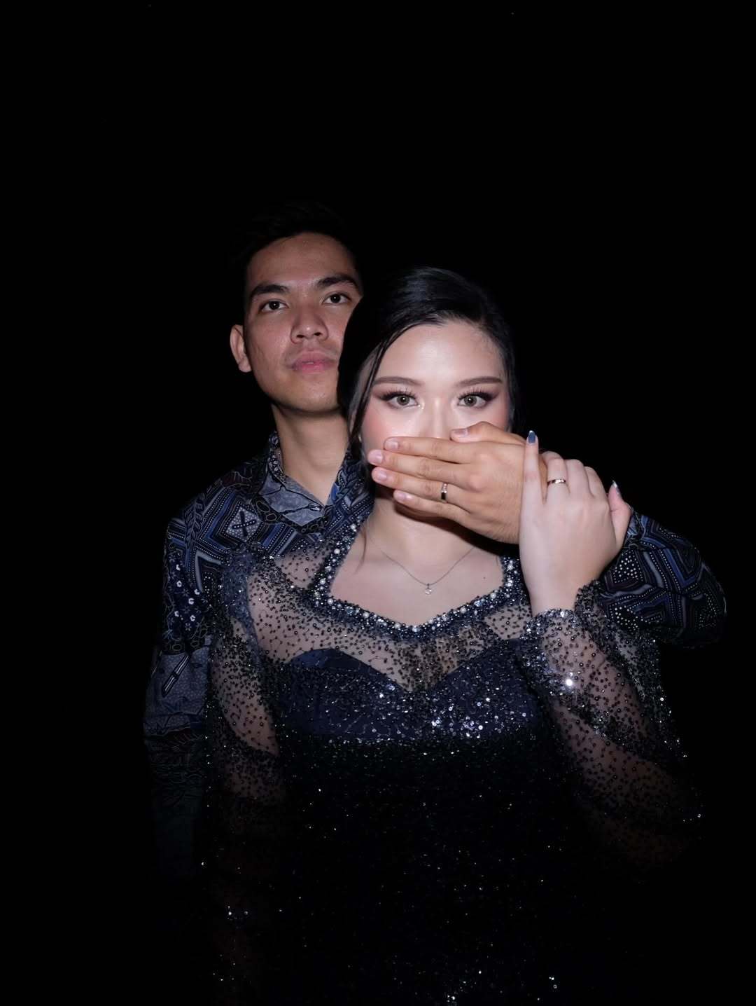 马丁与女友订婚羽毛球