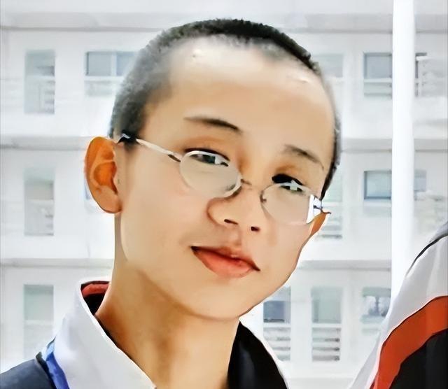 22岁的中国物理天才曹原，破解百年世界难题，美国许诺：“只要留在美国，绿卡、美元