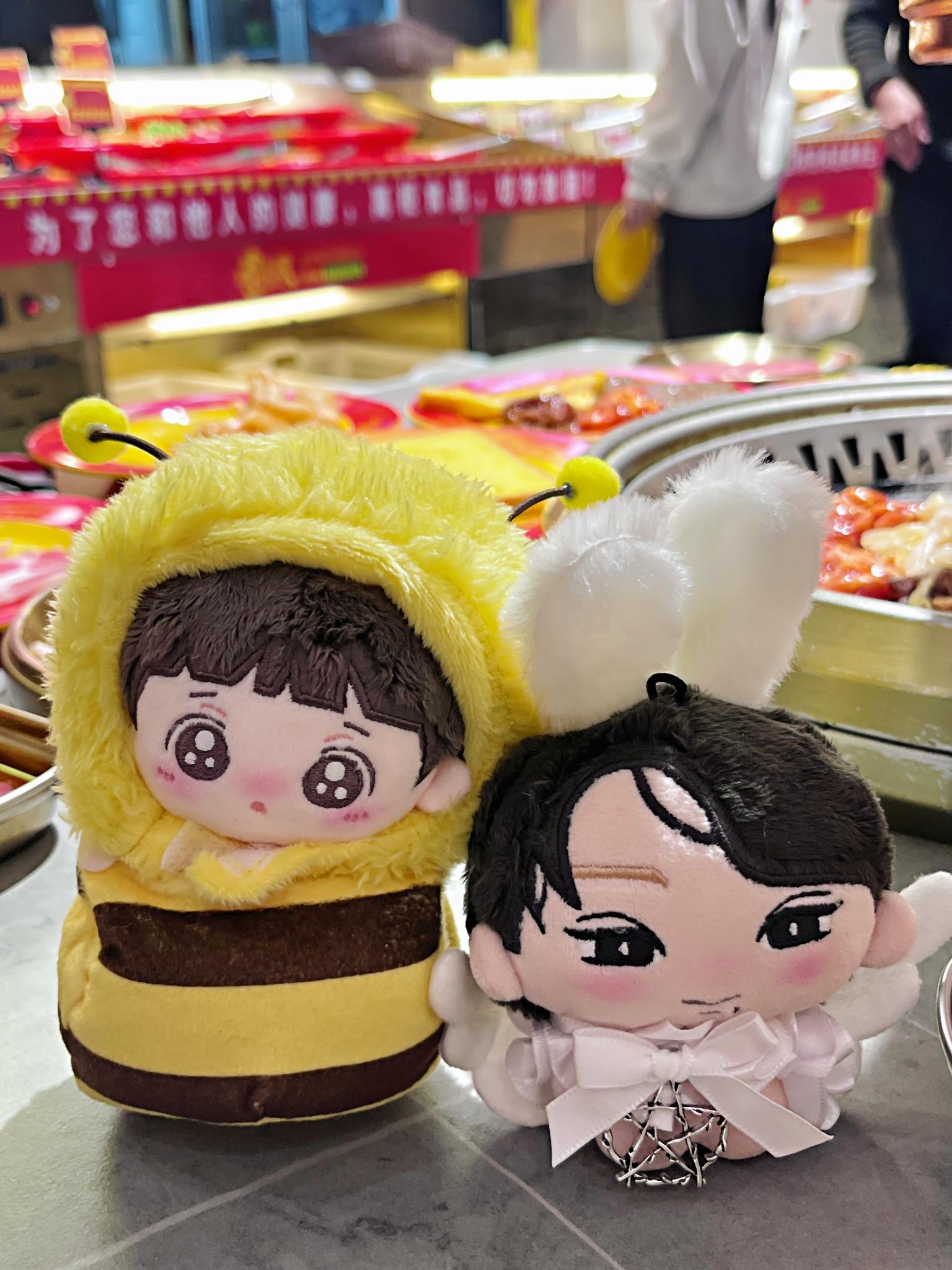 除夕，第一次在外面过，还好有你们陪我