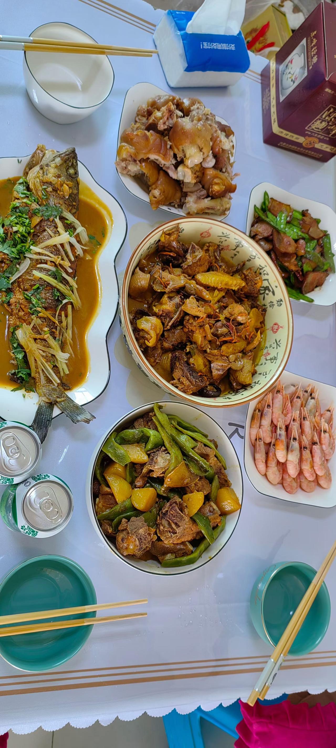 家常便饭，色香味俱全，幸福感满满！🍽️😋