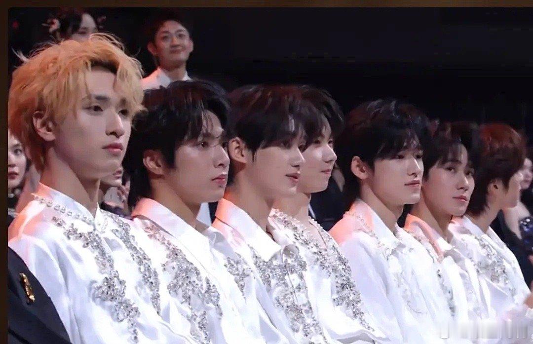 时代少年团这侧脸颜值，谁赢了[嘘] ​​​