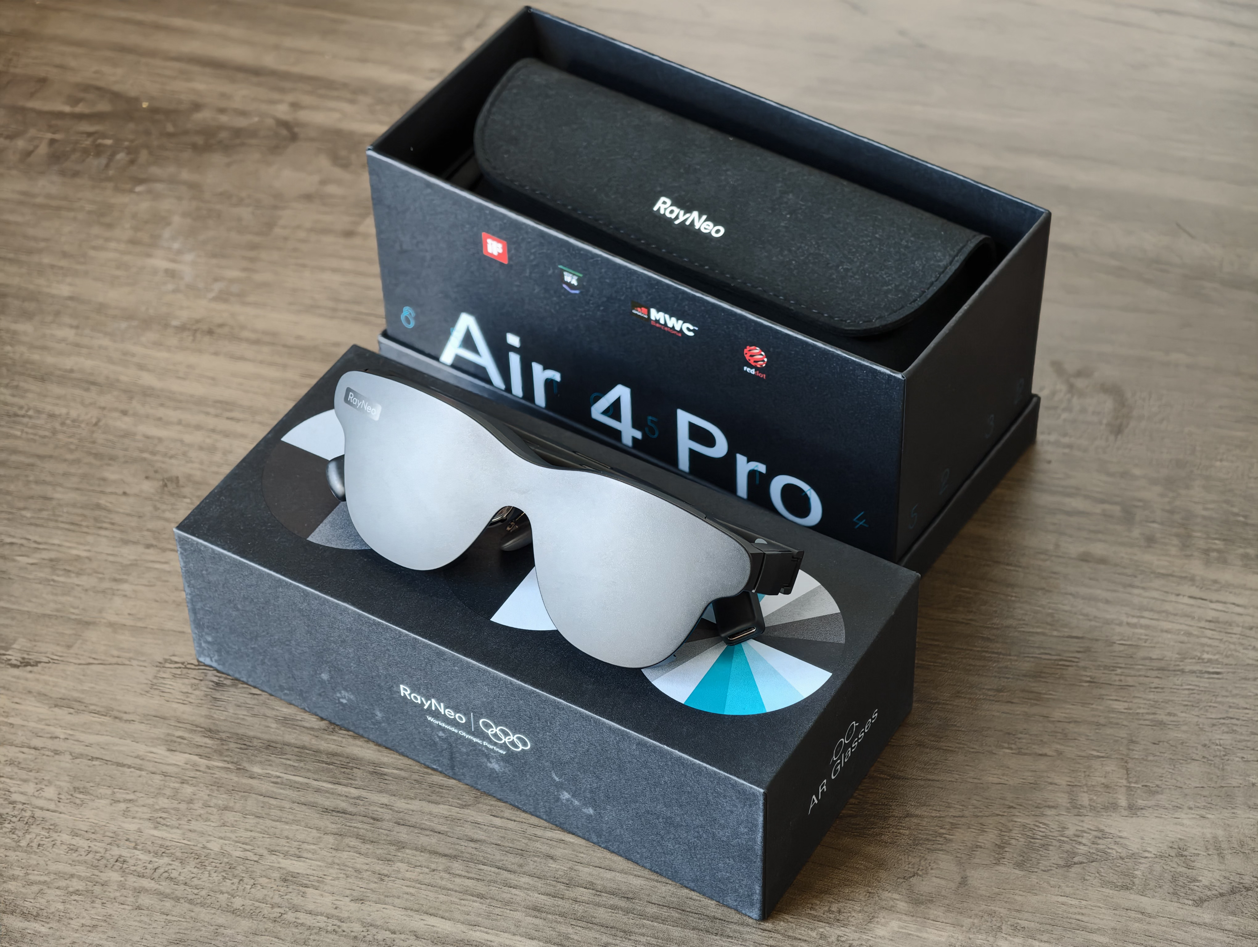 雷鸟 Air 4 Pro AR 智能眼镜，HDR10、1200nits 亮度、最