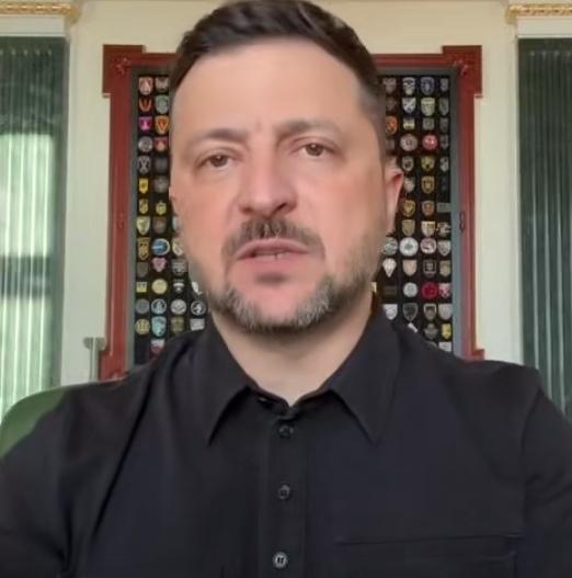 泽连斯基真是戏子误国，俄乌战争打了四年多还没结束的迹象，而乌克兰却欠了一屁股债。