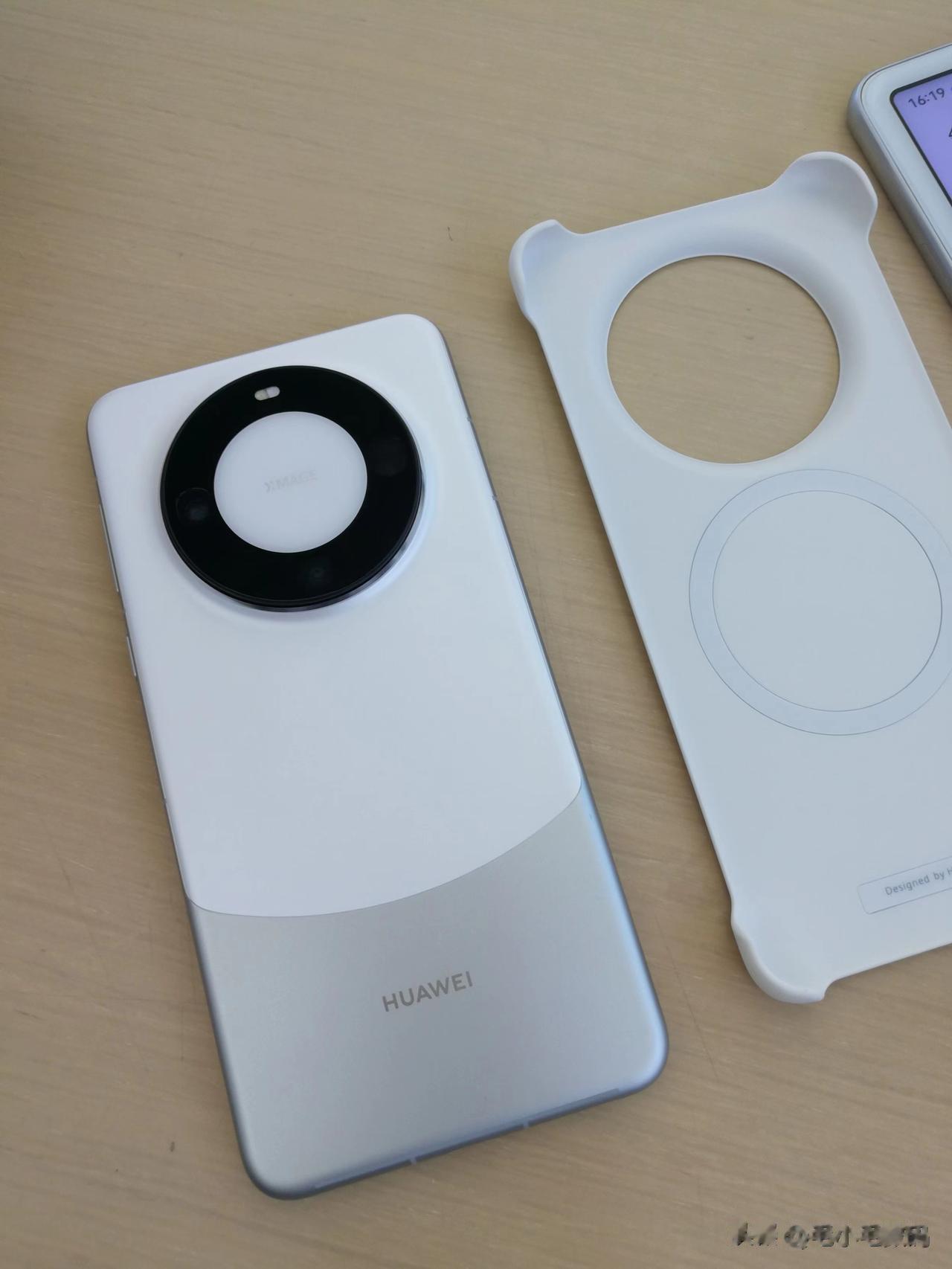 华为 mate 60 pro 上手一个月，到底值吗？
抛开情怀不谈，就简单聊聊上