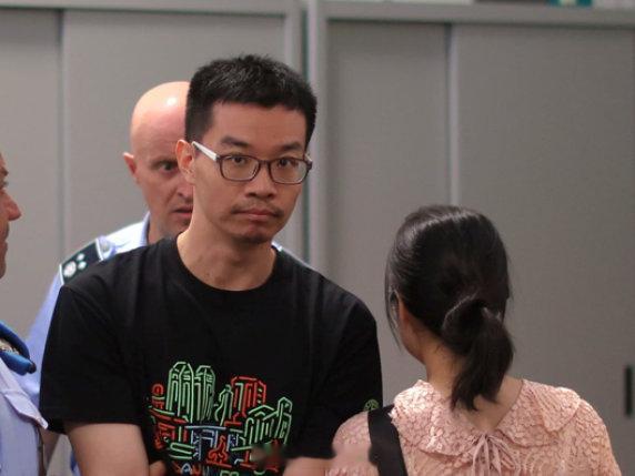 意大利应美国的要求逮捕中国公民美国司法部7月8日发文称，中国公民徐泽伟7月3日在
